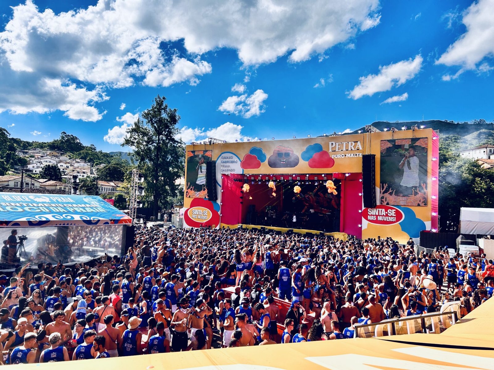“Deu Praia”: Bloco da Praia reúne multidão e mantém tradição no Carnaval de Ouro Preto