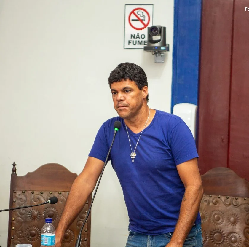 Carlinhos Mendes solicita projeto de reforma e ampliação da Associação do Morro do Cruzeiro