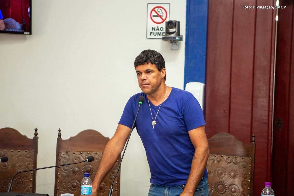 Carlinhos Mendes solicita projeto de reforma e ampliação da Associação do Morro do Cruzeiro