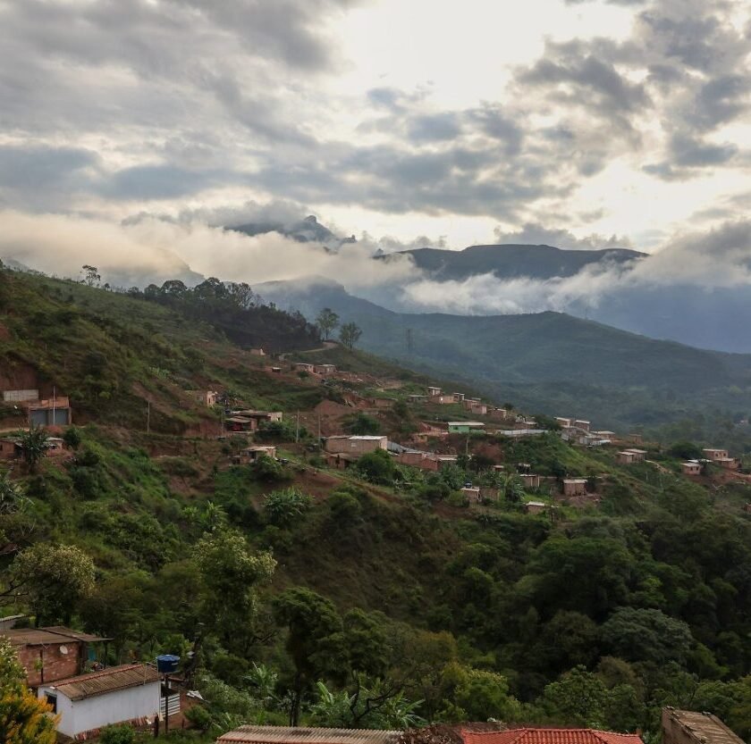 70% das ocupações irregulares da Serrinha estão em área de conservação em Mariana