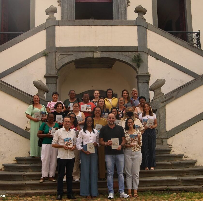 Emenda de R$ 52 mil leva livros sobre a história da Arquidiocese de Mariana às escolas