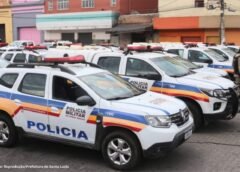 Criança liga para a polícia ao ver mãe ser agredida; mulher é encontrada morta
