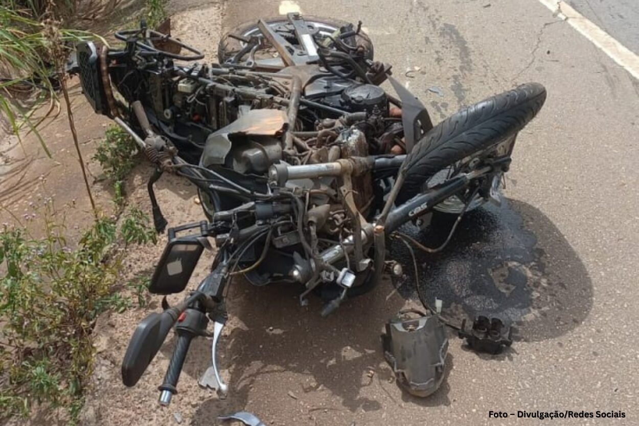 Motociclista fica gravemente ferido após colisão com carreta na BR-356, em Ouro Preto