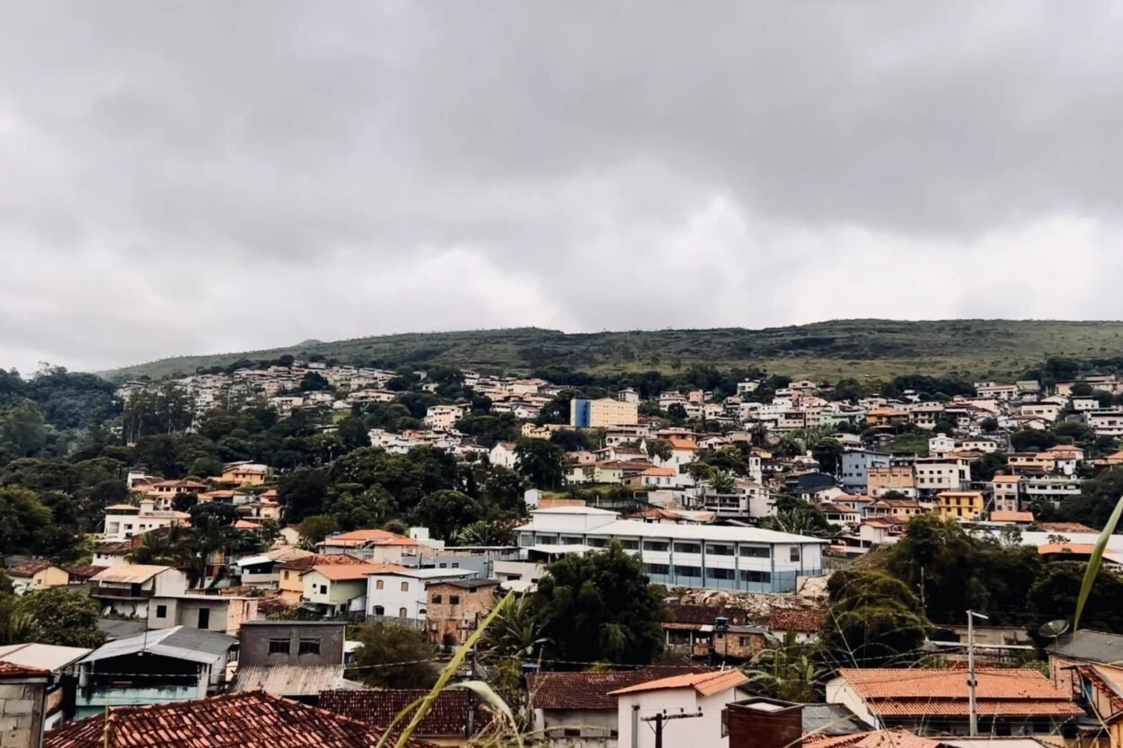 Moradores de Passagem de Mariana relatam falta d’água recorrente desde agosto