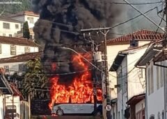 Curto-circuito em bateria causou incêndio que destruiu ônibus em Ouro Preto