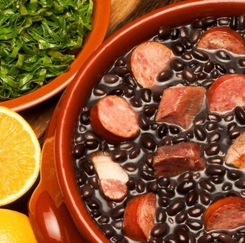 Coletivo Vila Pobre promove feijoada beneficente com samba neste domingo em Ouro Preto