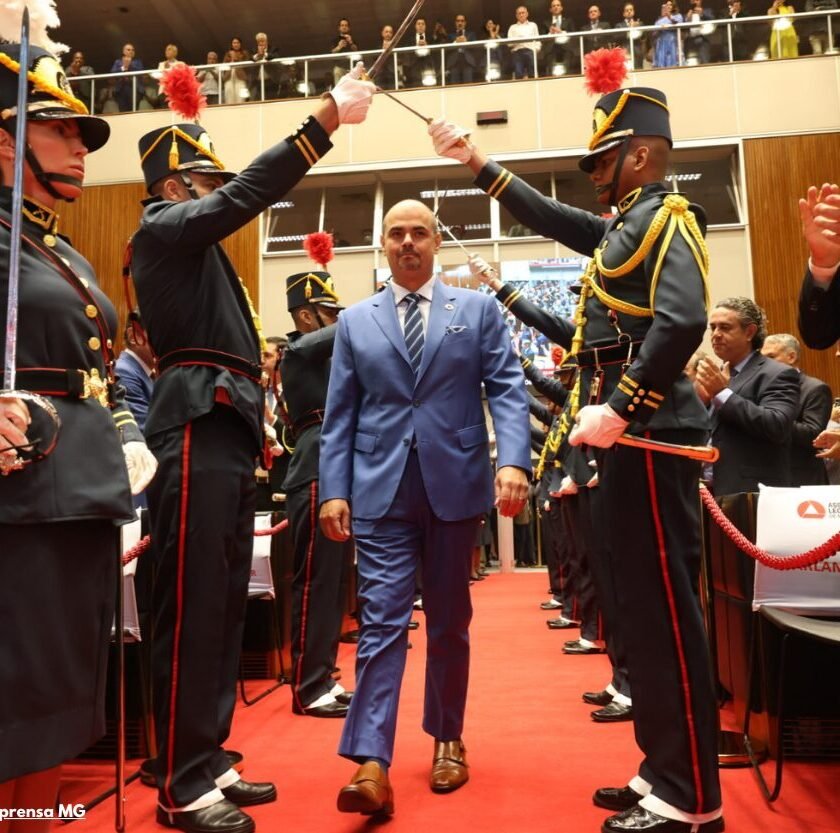 Minas Gerais tem novo governador: Mateus Simões assume após renúncia de Zema