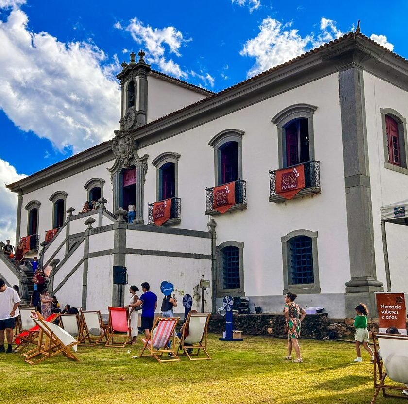 Evento cultural transforma arredores da Câmara de Mariana; veja como foi o Cenárium Cultural