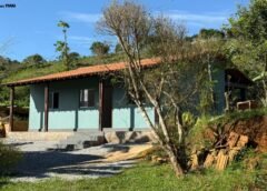 Prefeitura de Mariana entrega duas casas reformadas pelo programa Arrumando a Casa
