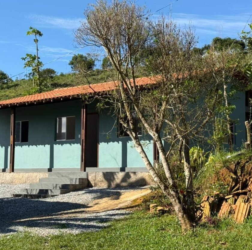 Prefeitura de Mariana entrega duas casas reformadas pelo programa Arrumando a Casa