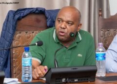 Sem reforma, escadarias viram risco e Alex Brito cobra explicações da Prefeitura de Ouro Preto