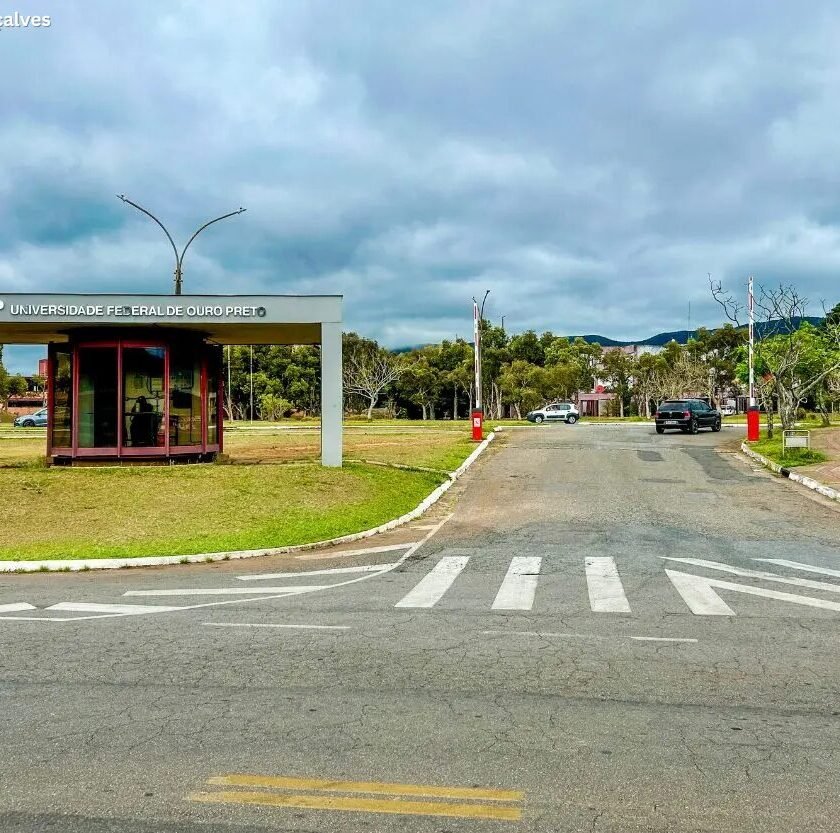 Alunos cobram mais ônibus entre Mariana e Ouro Preto