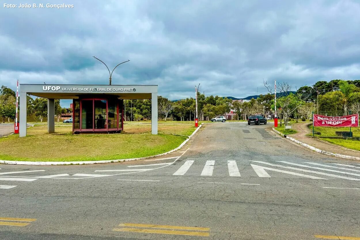 Alunos cobram mais ônibus entre Mariana e Ouro Preto