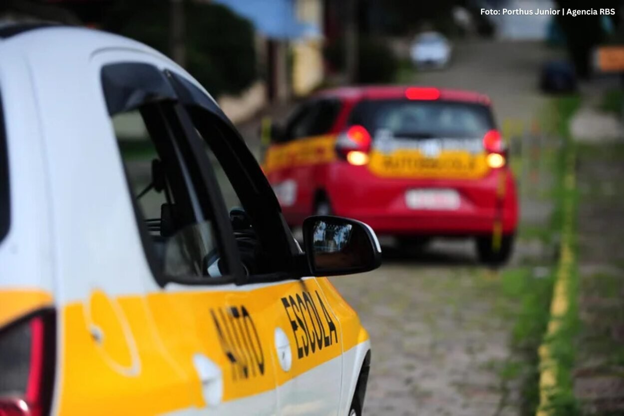 Detran-MG atualiza sistemas para novas regras das autoescolas