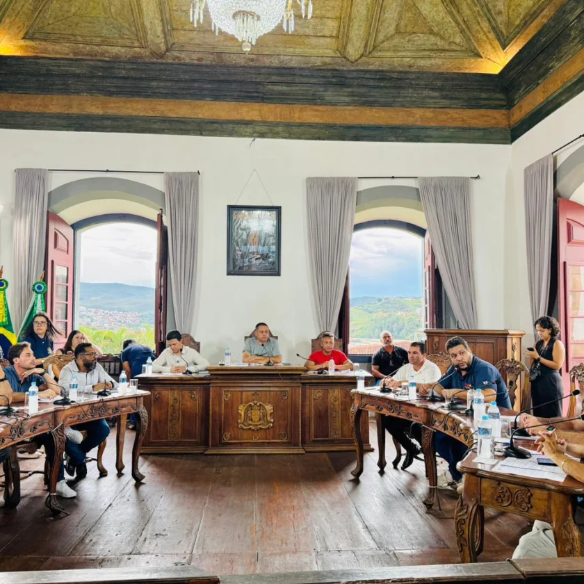 Câmara de Mariana aprova por unanimidade projeto que cria apoio a crianças neurodiversas