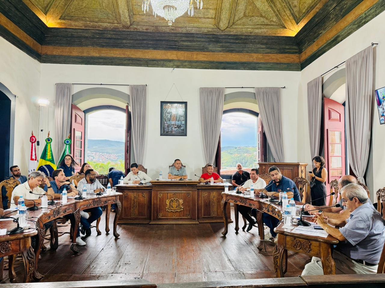 Câmara de Mariana aprova por unanimidade projeto que cria apoio a crianças neurodiversas