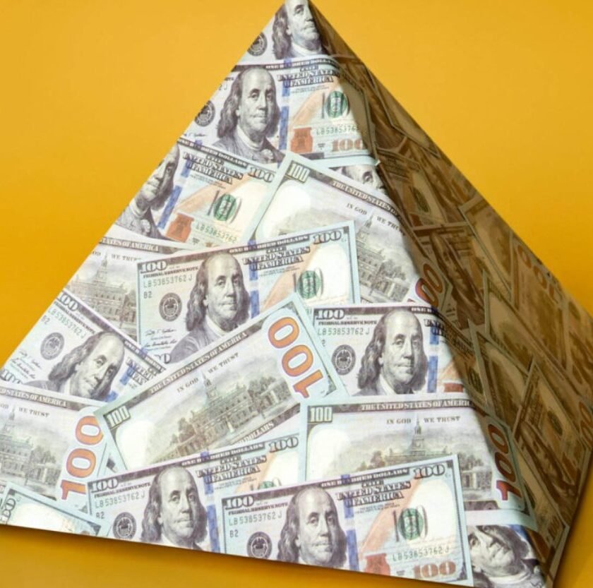 Podcast alerta para golpes de pirâmide financeira