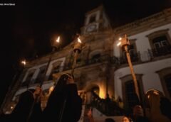 Noite de fé e tradição: Procissão do Fogaréu ilumina o Centro Histórico de Ouro Preto