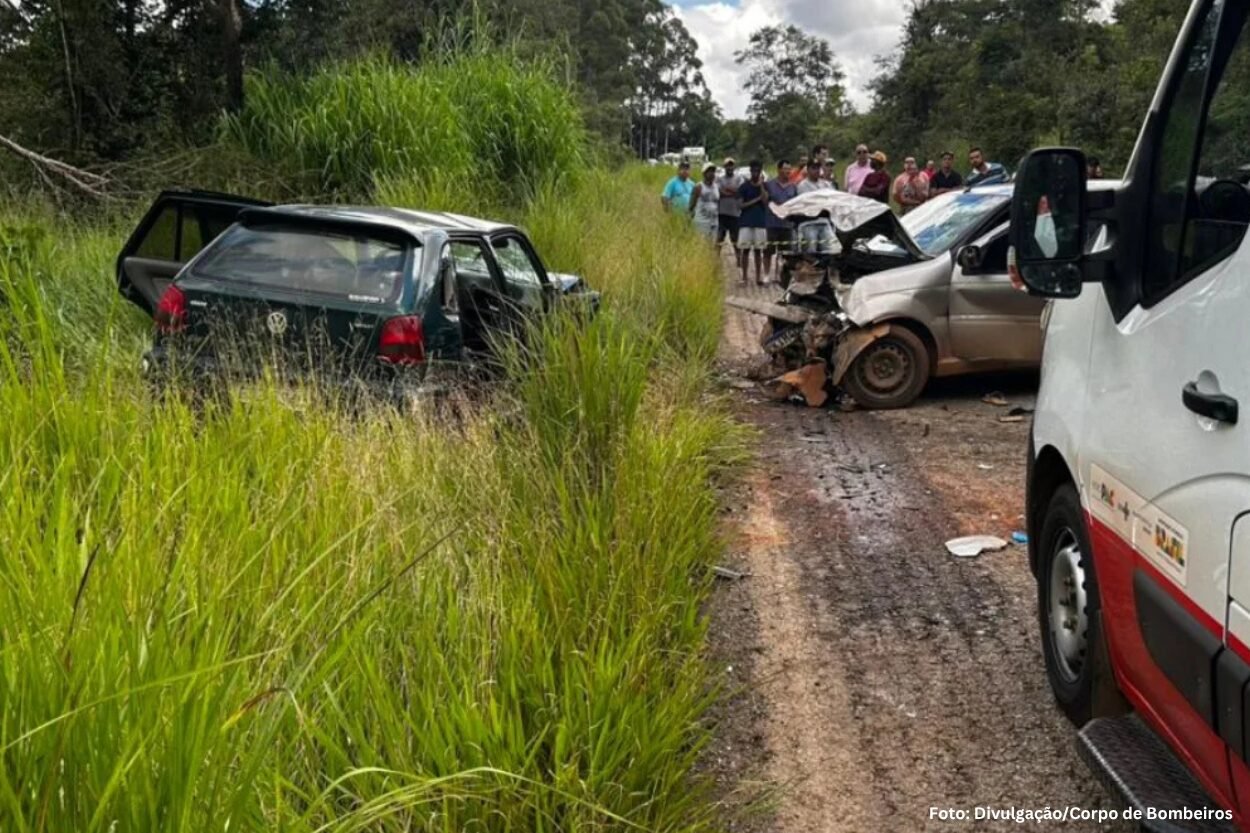Duas pessoas morrem em colisão frontal em Conselheiro Lafaiete