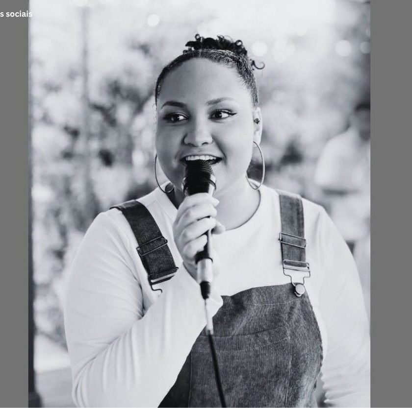 Cantora gospel Carolina Beatriz morre após acidente em brinquedo de parque em Itabirito