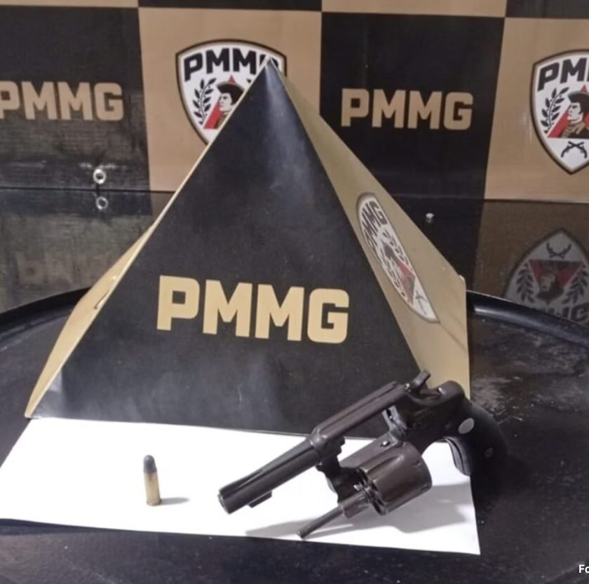 Adolescente é apreendido após ameaçar familiares com arma de fogo em Ponte Nova