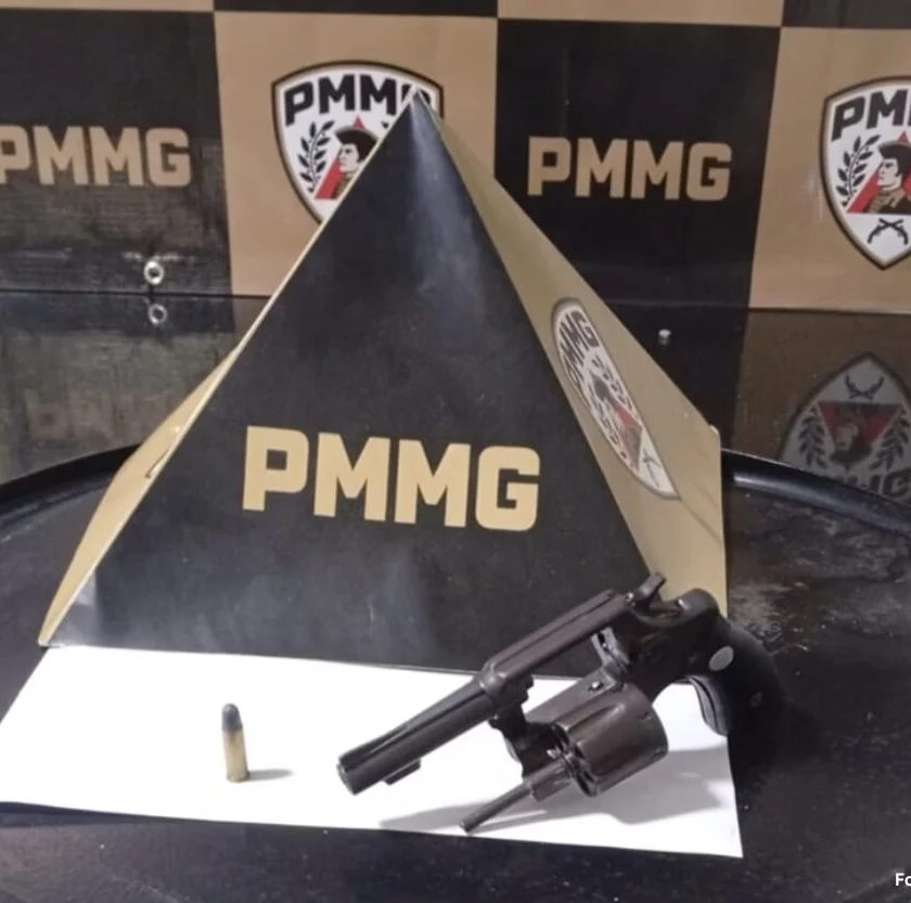 Adolescente é apreendido após ameaçar familiares com arma de fogo em Ponte Nova