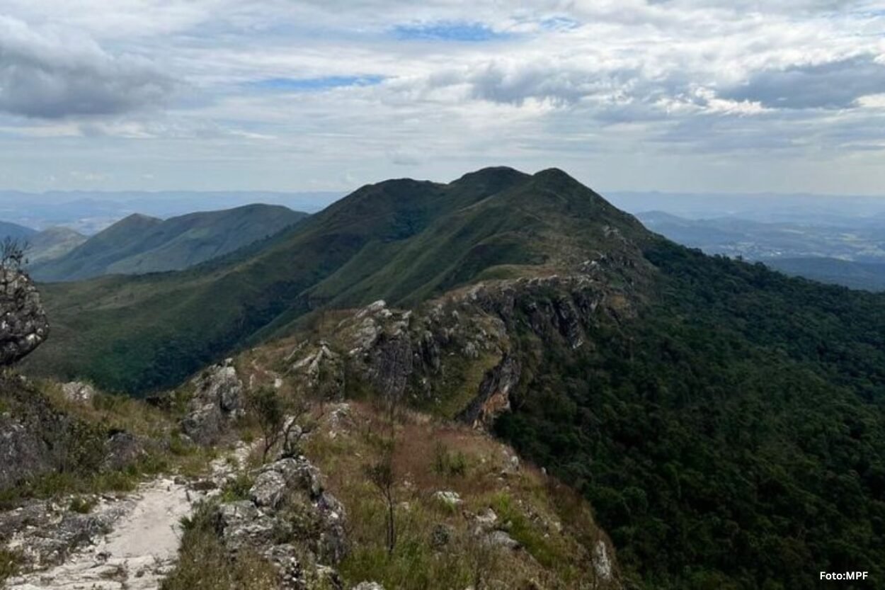 MPF pede anulação de licença e paralisa mineração na Serra de Ouro Preto
