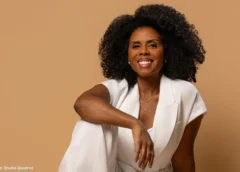 Marciele Delduque recebe prêmio no World Creativity Day BH 2026