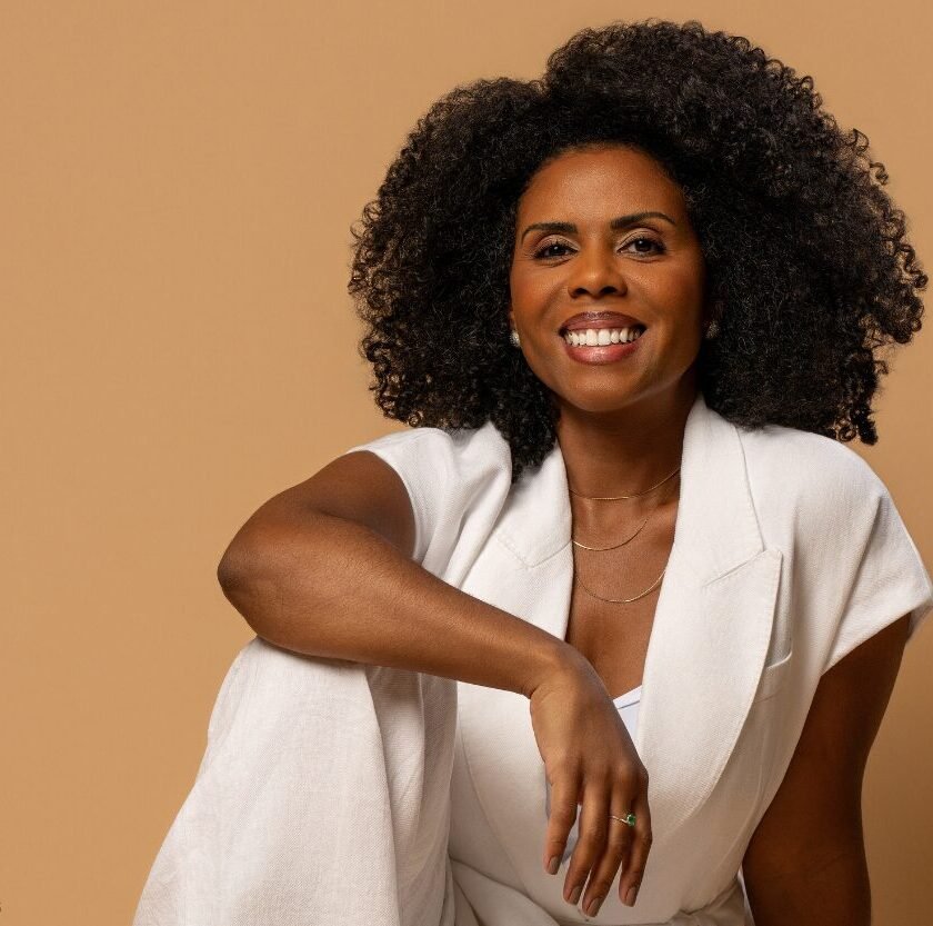 Marciele Delduque recebe prêmio no World Creativity Day BH 2026