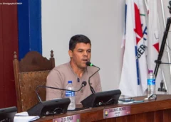 Carlinhos Mendes cobra obras de água e esgoto no bairro Saramenha, em Ouro Preto