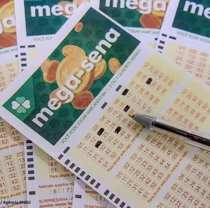 Mega-Sena de 30 anos dobra e vai pagar R$ 300 milhões; veja o que dá para comprar com o prêmio
