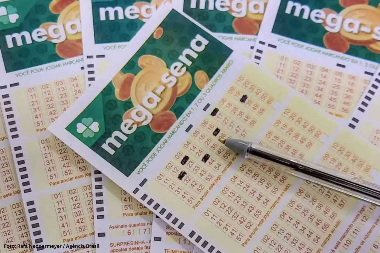 Mega-Sena de 30 anos dobra e vai pagar R$ 300 milhões; veja o que dá para comprar com o prêmio