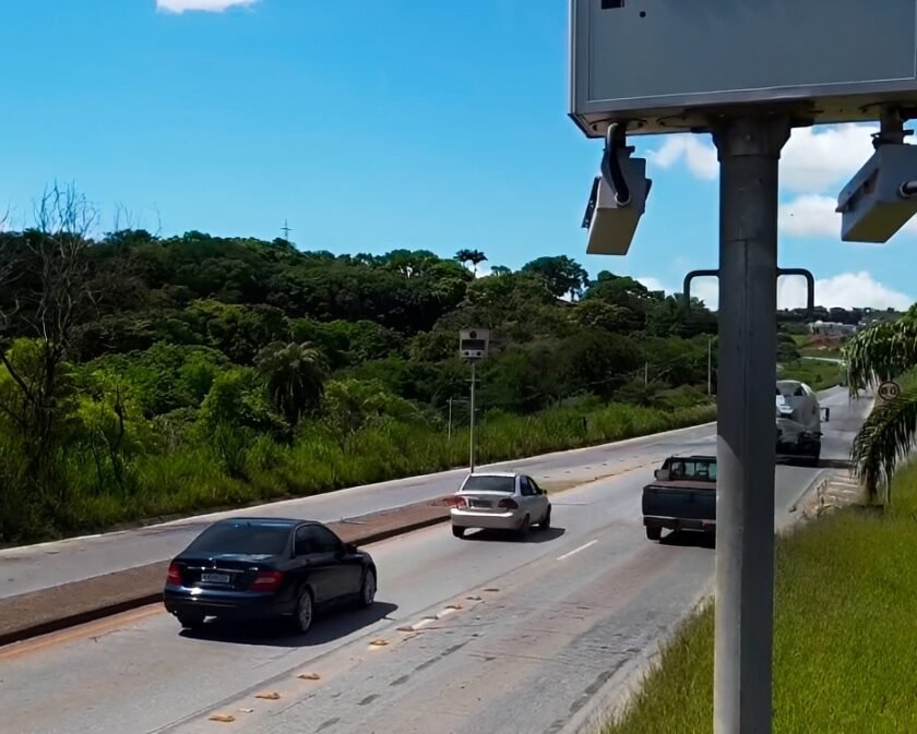 Rodovias mineiras terão radares inteligentes com leitura automática de placas em tempo real