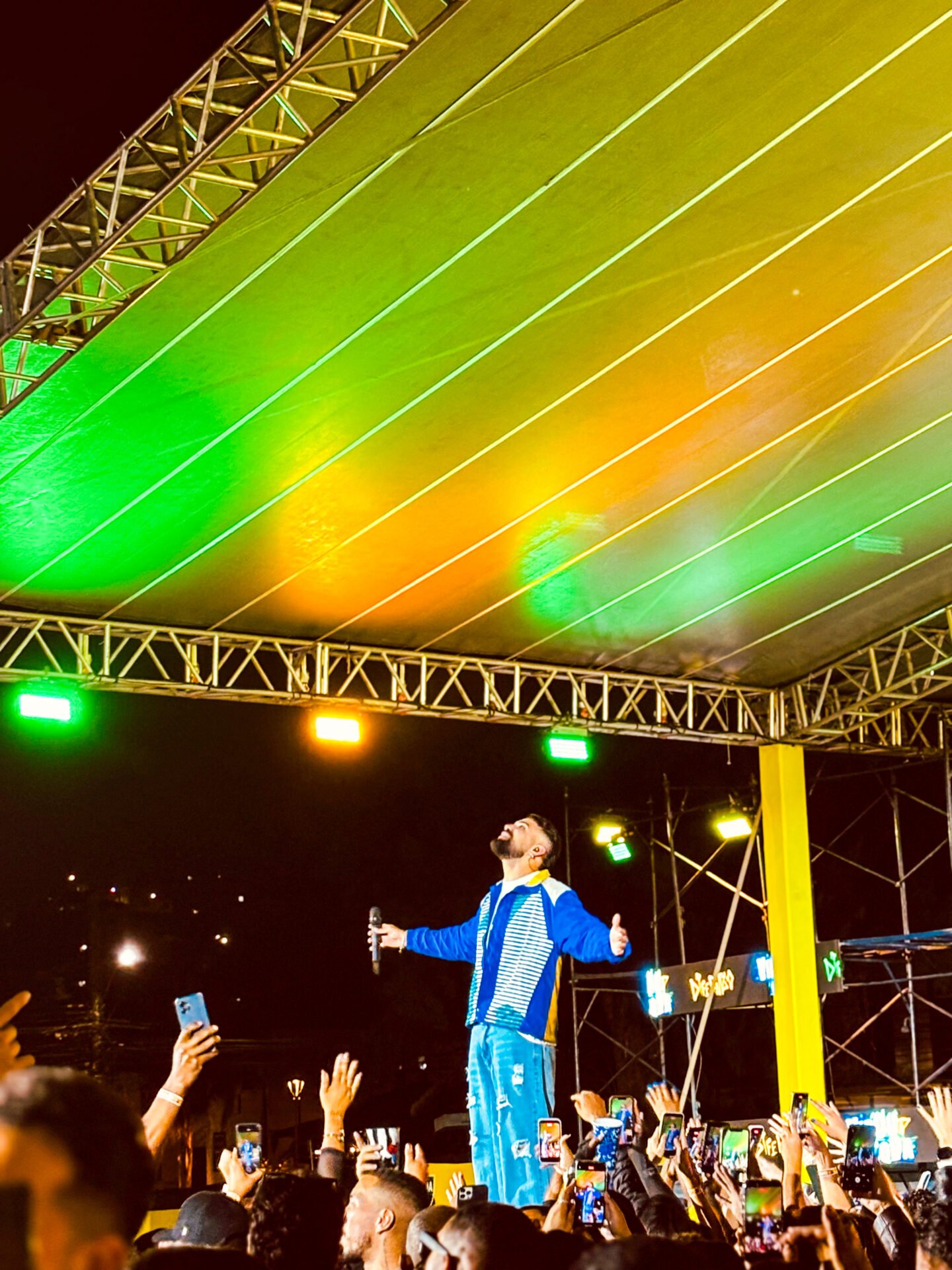 Veja como foi o Pagode do Diferentão, que uniu Copa do Mundo e show de Dilsinho em Ouro Preto