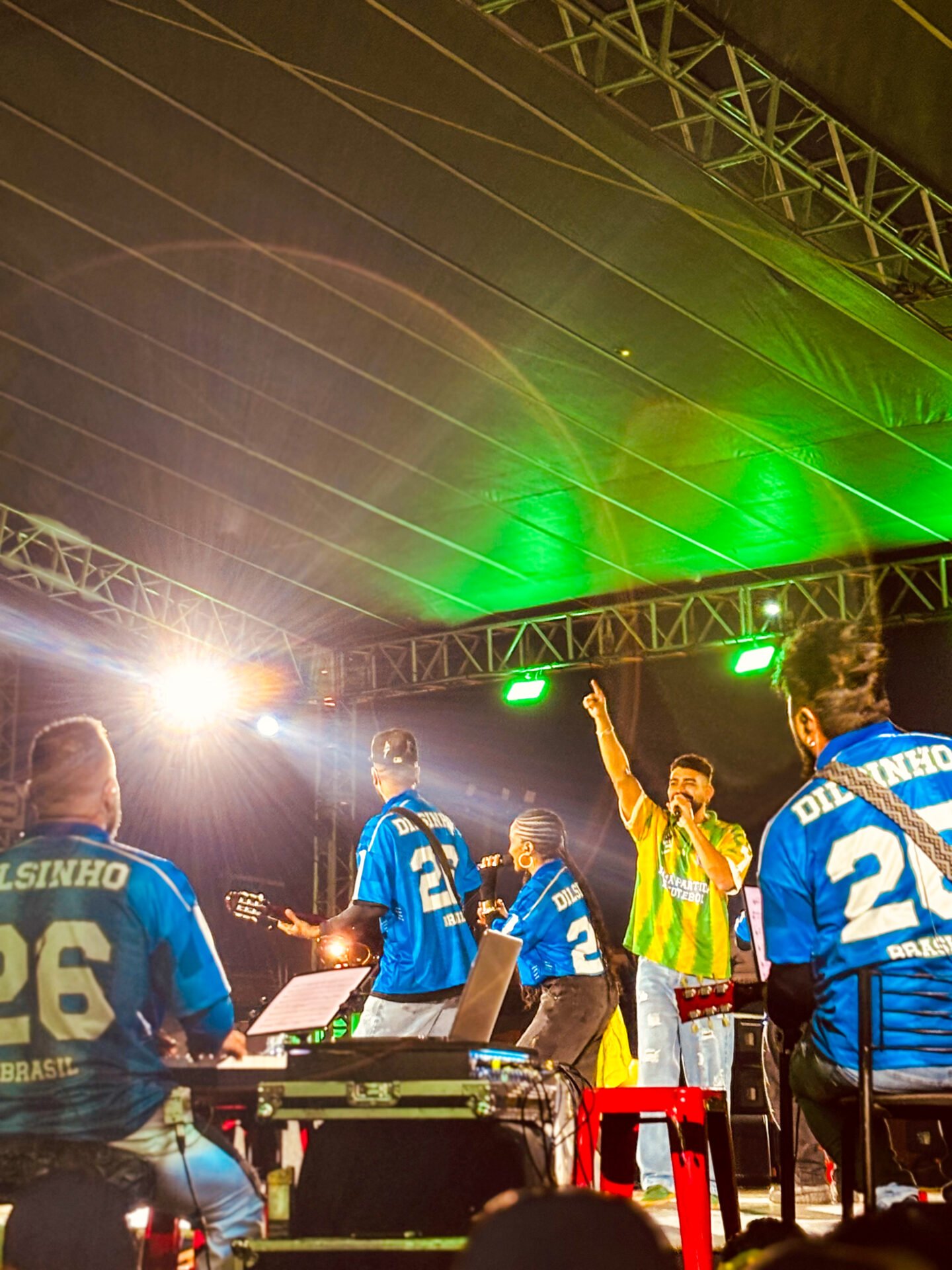 Veja como foi o Pagode do Diferentão, que uniu Copa do Mundo e show de Dilsinho em Ouro Preto