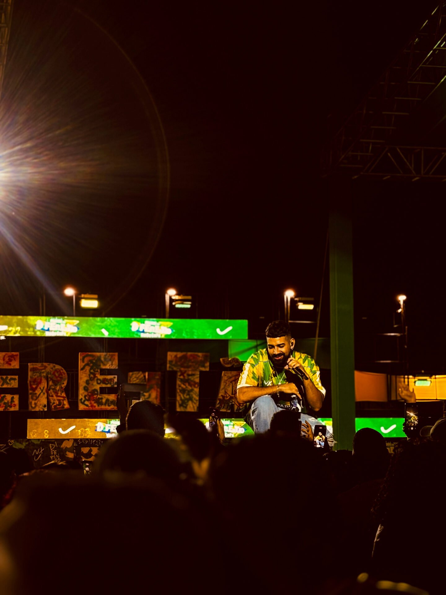 Veja como foi o Pagode do Diferentão, que uniu Copa do Mundo e show de Dilsinho em Ouro Preto