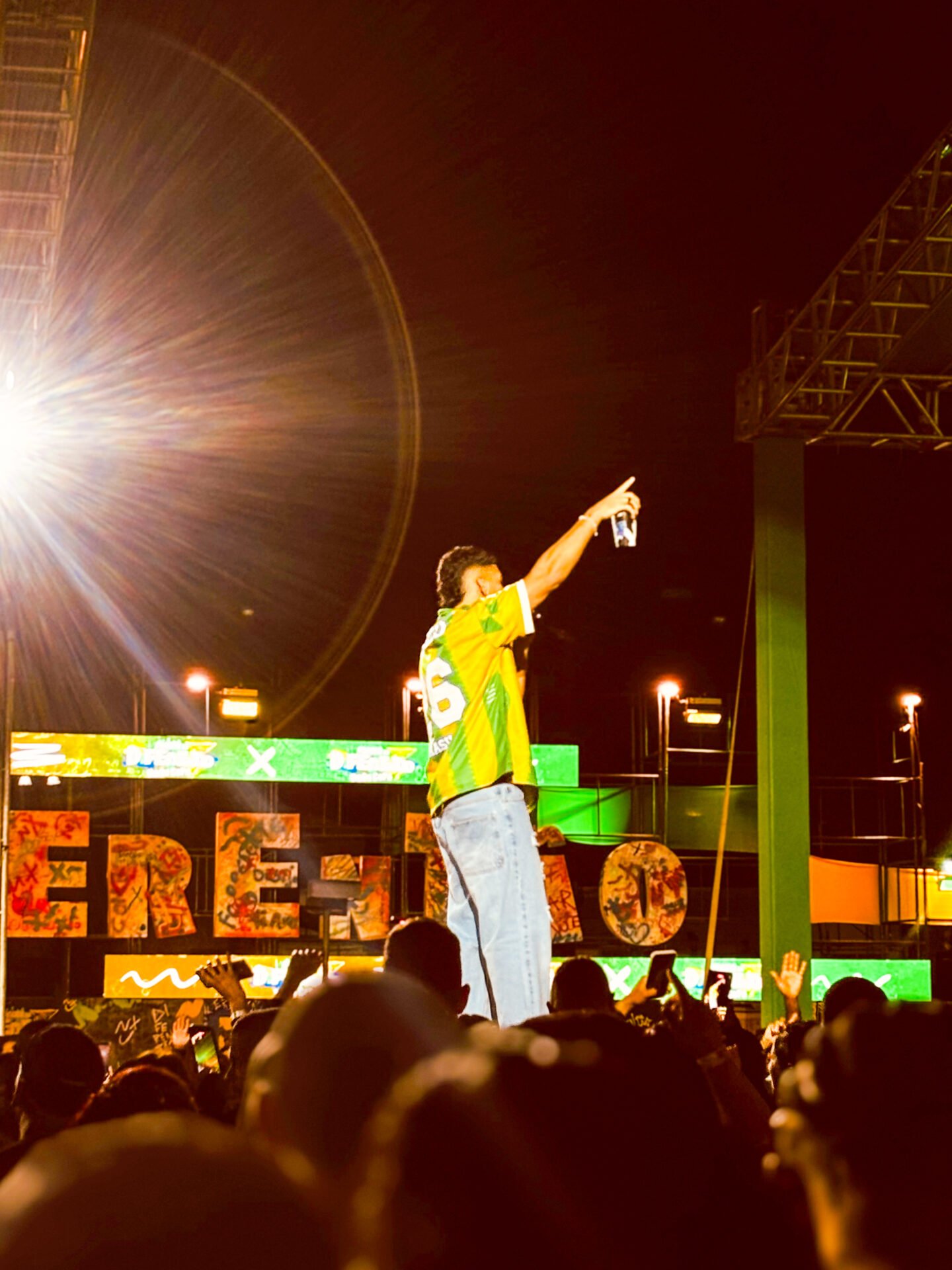 Veja como foi o Pagode do Diferentão, que uniu Copa do Mundo e show de Dilsinho em Ouro Preto