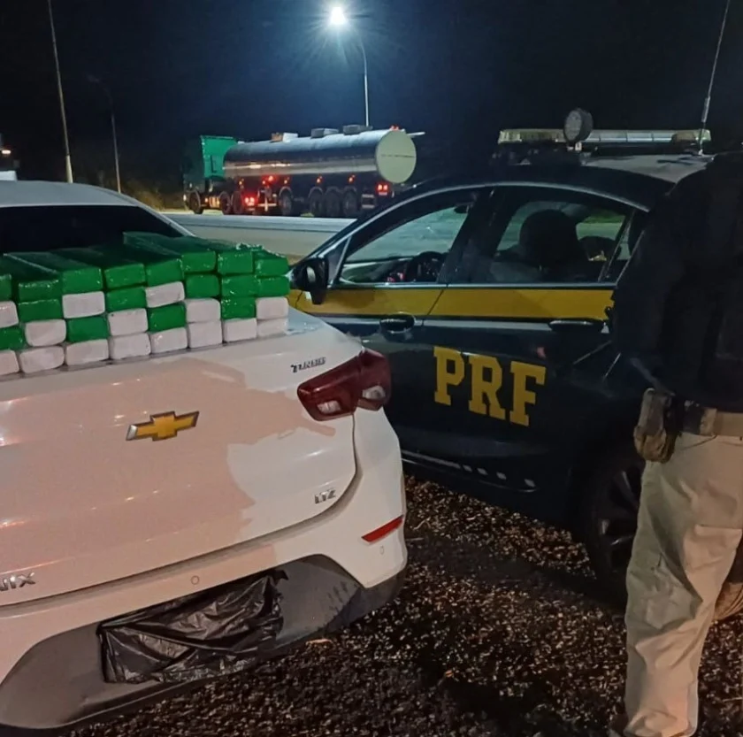 PRF intercepta carga de 30 quilos de maconha com destino a Itabirito