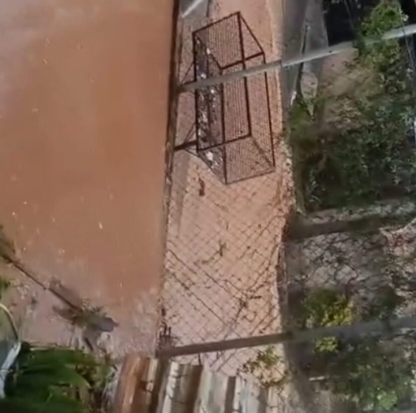 Chuva forte provoca alagamentos e deixa moradores em alerta no bairro Santa Clara, em Mariana