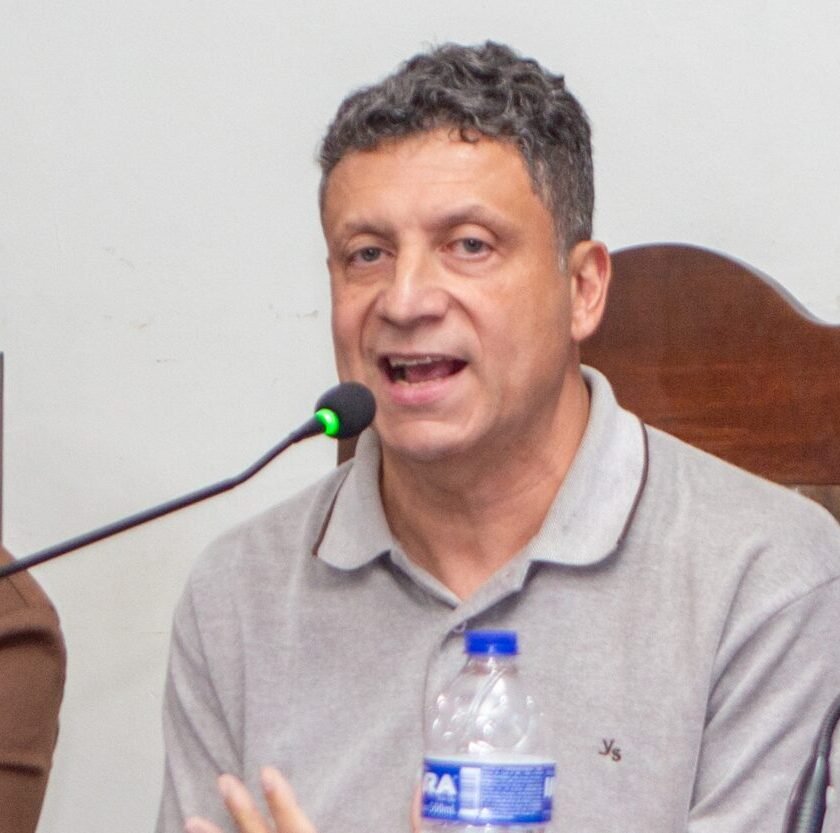 Renato Zoroastro cobra informações sobre revitalização do Casarão Vira Saia e pede limpeza da área