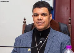 Carlinhos Mendes cobra construção de rampa de acessibilidade na quadra da Escola Municipal Aleijadinho