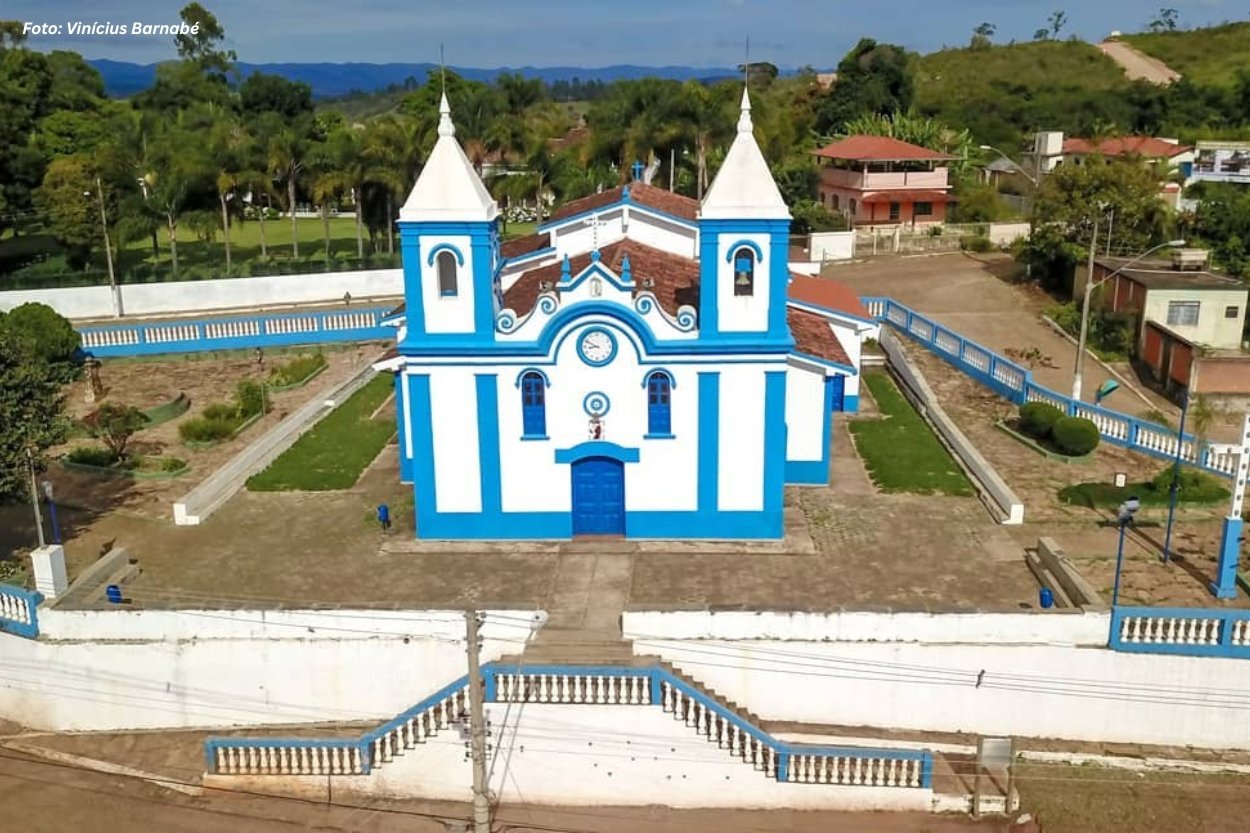 Arraiá do Maracatrupe reúne música, teatro e comidas típicas em distrito de Ouro Preto