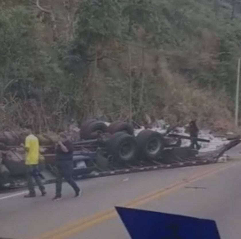 Acidente na BR-356 deixa trânsito em pare e siga entre Passagem e Pocinho