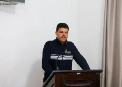 Carlinhos Mendes pede instalação de parquinho infantil no bairro Nossa Senhora do Carmo, em Ouro Preto