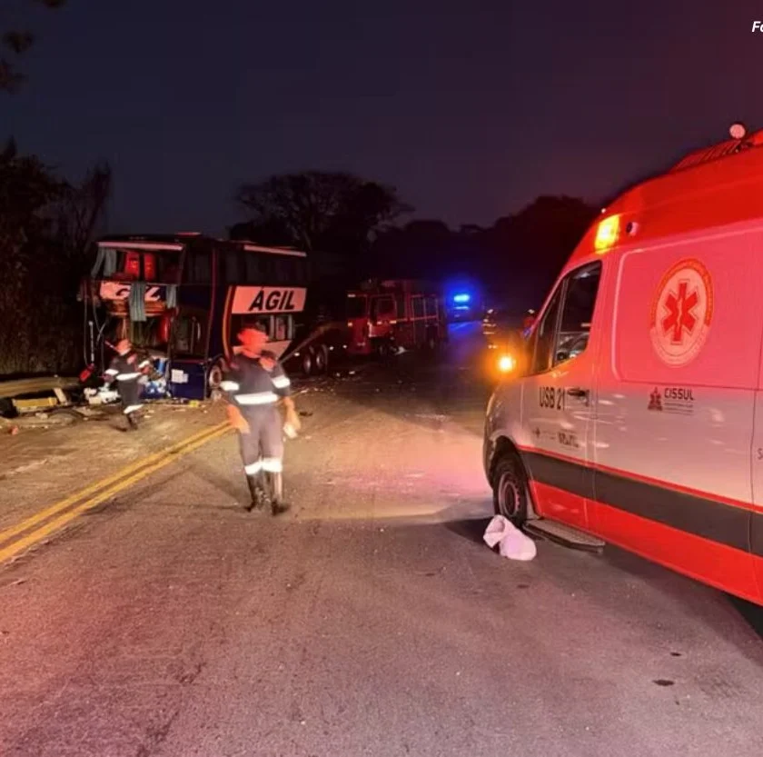 Terceira morte é confirmada após acidente com romeiros de Mariana na BR-267