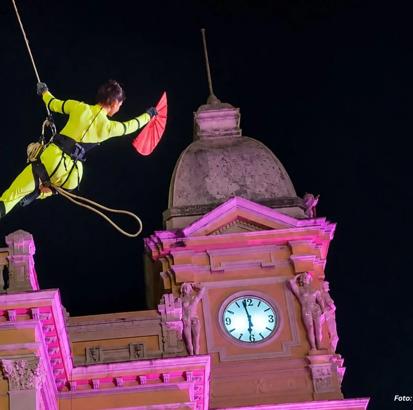 Cia Base Vertical apresenta espetáculo com dança aérea no MARTE Festival em Ouro Preto