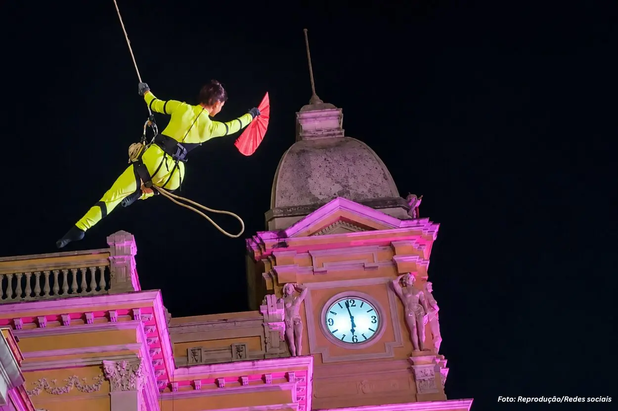 Cia Base Vertical apresenta espetáculo com dança aérea no MARTE Festival em Ouro Preto