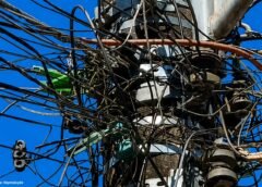 Prefeitura inicia força-tarefa para retirada de fios soltos e cabos obsoletos em Mariana