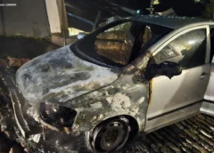 Incêndio destrói carro durante a noite em Ouro Preto 