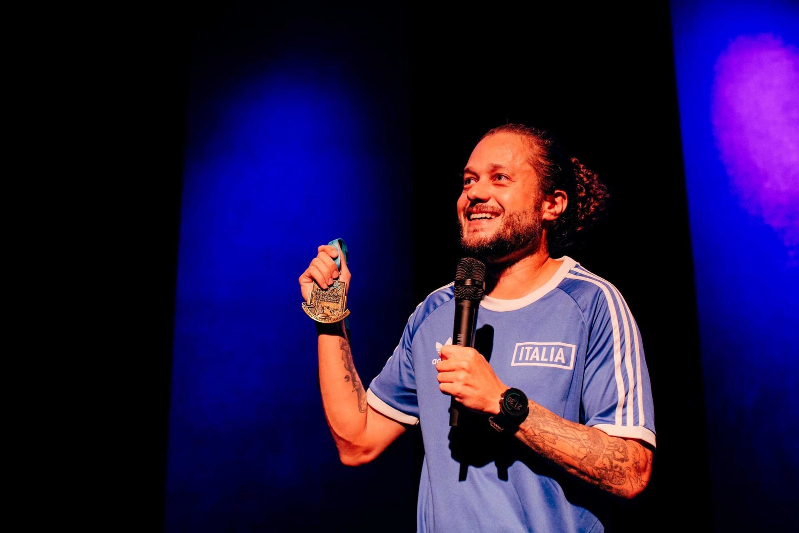 Caique Dumont leva "Comédia Fitness" ao Parque das Andorinhas em fim de semana de humor, música e atividades para toda a família